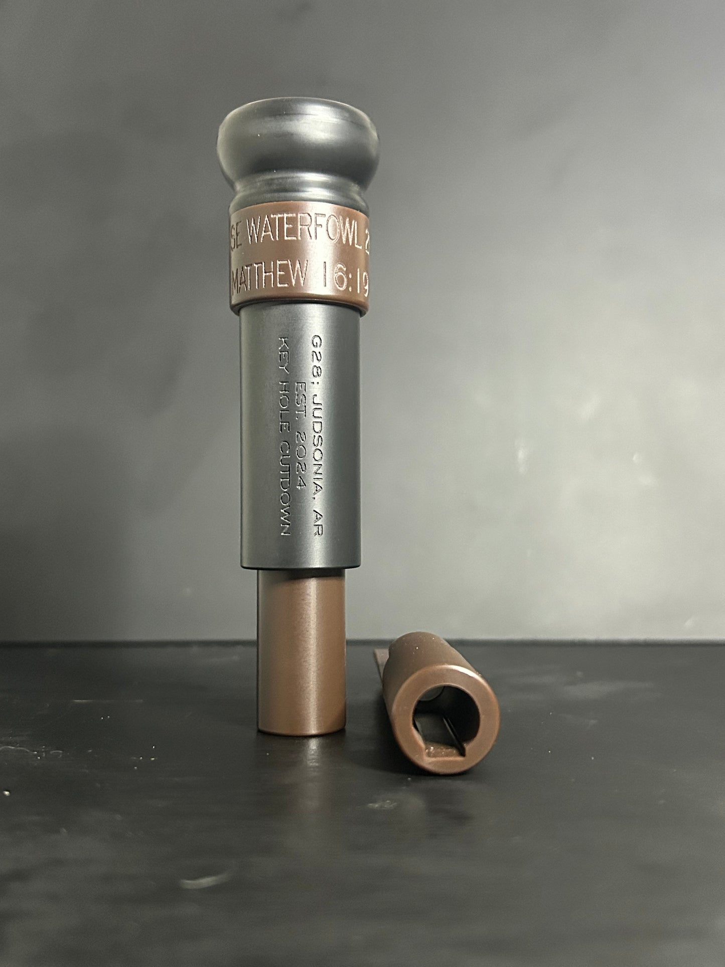 Acrylic Keyhole Cutdown Black and Brown